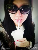 组图：王朔本月嫁女 女儿女婿亲密合影曝光