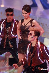 组图：2012港姐竞选现场 众佳丽热辣表演