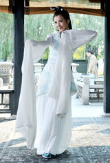 高清组图：陈好演貂蝉眉目如画 雪中起舞施美人计 