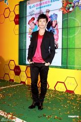 幻灯图：黄晓明赞Angelababy(杨颖)不避嫌 大方承认上海看电影