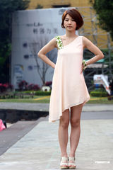 组图：Hebe清爽造型拍广告 否认Ella将婚