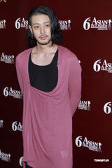 组图：倪妮出席传媒招待会 日本女星香里奈欲变打女