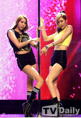 组图：SISTAR性感狂野MCD夺冠 鲁敏宇等表演