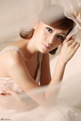 高清组图：叶一茜宣传新歌 新娘大片幸福洋溢