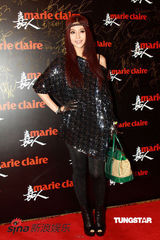 幻灯图集：爱戴酥胸半露火辣出场 蔡康永侯佩岑联袂主持