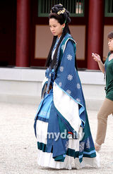 组图：李瑞镇宋智孝等穿古装宣传新剧《階伯》