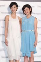 组图：桂纶镁陈妍希首次同场代言 相互欣赏不怕PK