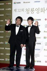 组图：第32届韩国青龙电影奖颁奖典礼群星闪耀