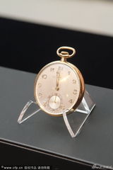 组图：梅艳芳生前珍藏珠宝首饰曝光