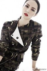 组图：董璇登《风尚志》封面  浓妆诵读爱之唇