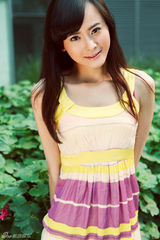 组图：滕芊芊夏日写真 小清新似邻家女(图)
