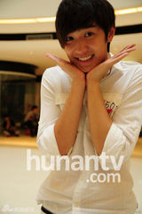 组图：快男选手酷似李敏镐 为选秀放弃剑桥