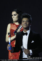 组图：第32届全英奖 布鲁诺-玛斯获最佳国际男歌手