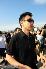 高清组图：央视名嘴齐送罗京 好友悲痛缅怀