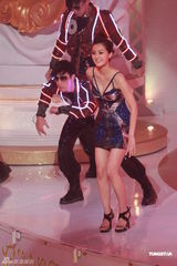 组图：2012港姐竞选现场 众佳丽热辣表演