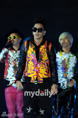 组图：少女时代BigBang等参加2012K-POP服装博览会