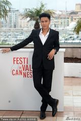 组图：《过界》亮相 陈坤卖萌刘嘉玲笑靥如花