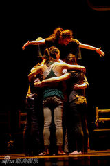 幻灯图：《相聚》将谢幕 新组合擦出新火花