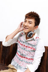 组图：大左全新写真出炉 年内推出首张演唱专辑