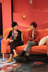 幻灯图：BOBO回应解散传闻 井柏然曝初恋秘密