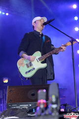 组图：崔健香港热血开唱 演绎经典掀摇滚狂欢