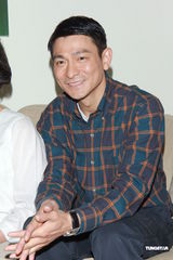 组图：刘德华新片转变角色 携手许鞍华锁定《桃姐》