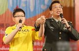 组图：李天一秀爱车照 全家幸福镜头盘点
