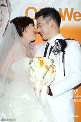 组图：前BAD成员阿BEN闪婚胡瓜到贺 罗志祥否认假唱