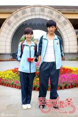 组图：张峻宁李菲儿《幸福的面条》校服照曝光