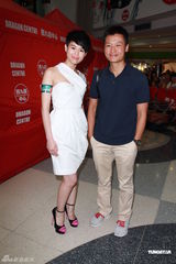 组图：胡杏儿换发型无关感情 苟芸慧否认绯闻