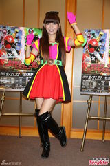 组图：蝴蝶姐姐变骑士公主 挺罗志祥撕信为效果