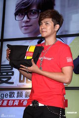 组图：罗志祥举办公益义卖记者会 期待郭富城个唱