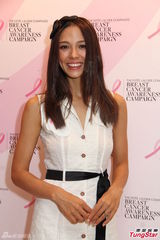 组图：杨采妮亮相活动亲切可人 谢婷婷关心妍同场