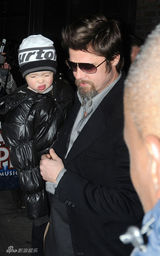 幻灯图集：茱莉皮特一家六口新年出行看音乐剧