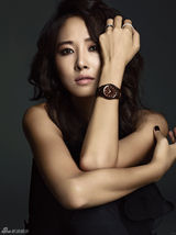 高清组图：金善雅优雅手表广告 眼神迷离秀S曲线