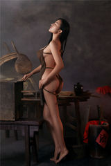 组图：H奶苏梓玲大尺度写真 演绎风骚酒娘