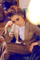 组图：吴鑫桐反串男装写真展现帅气