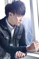 组图：歌手向华小清新写真曝光 11月将推新单