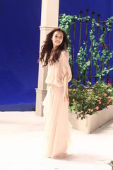 组图：范玮琪为公益歌曲拍摄MV 个唱邀吴佩慈站台