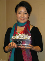 高清图：萨日娜张国立为汶川祈福 演绎灾区故事