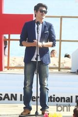 组图：李准河正宇出席釜山电影节舞台问候活动