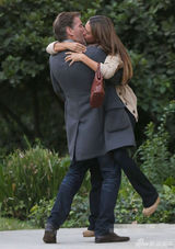 组图：阿尔芭片场飞扑布鲁斯南 打舌战饥渴如狼