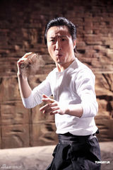 高清组图：《无价之宝》曝剧照 郑中基首演怪爸爸