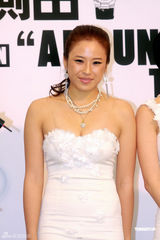 组图：侧田避忌女生怕被女友骂 否认与曹格玩4P 