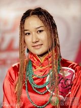 高清图：花儿西宁唱区秀民族盛装 用心良苦细节取胜