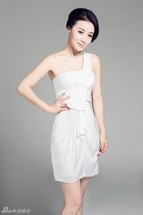 组图：姚芊羽写真曝光 清雅脱俗显大气