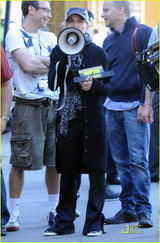 组图：麦当娜《W.E》片场风风火火大喇叭吼不停