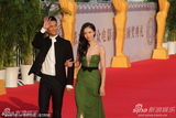 组图：舞蹈演员 李 倩 孙锐携手亮相金鸡红毯