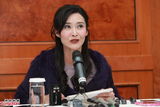 组图：艳星叶玉卿被爆复出还债 浓妆澄清未破产
