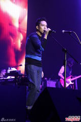 组图：林宥嘉与歌迷互动 召王仁甫孙协志合体